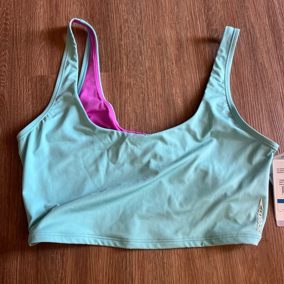 Speedo women’s swim top - Picture 1 of 3
